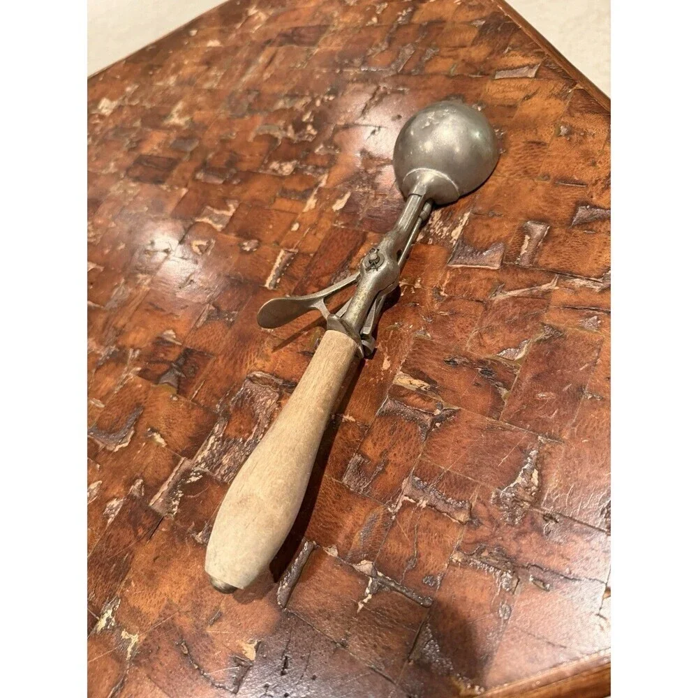 Gilchrist No. 31 Vintage Ice Cream Scoop w/ Wood Handle